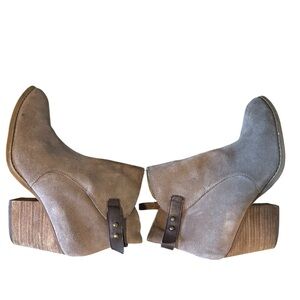 Treasure & Bond 7 1/2 Tan 7.5 Ankle Suede Boots Booties Cowgirl